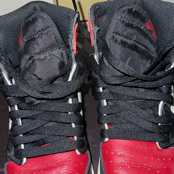 Air Jordan Retro 1 Women’s 7 Kids 5.5Y - Picture 6 of 6